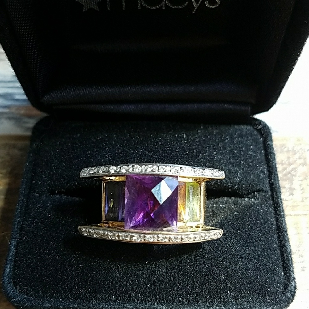 Romantic collection ring